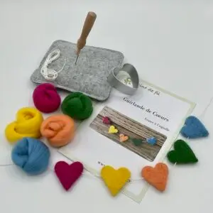 Kit guirlande coeur feutrage à l'aiguille